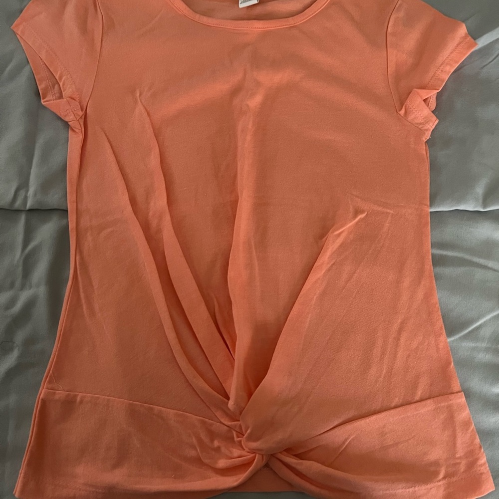 Girls shirt.